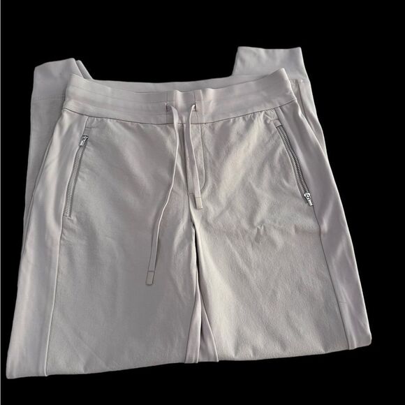 Athleta Headlands Hybrid Trek Jogger (6) - Picture 5 of 7